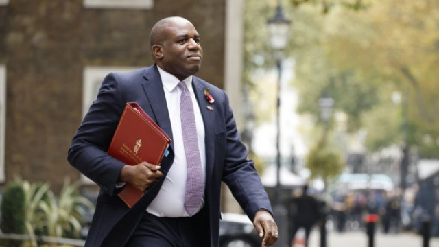 Великобритания ще премахне правото на съдебен процес със съдебни заседатели